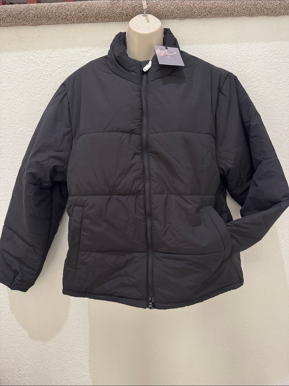 ONIA Womenโs Black Puffer Jacket - Classic Insulated Coat Size L NWT